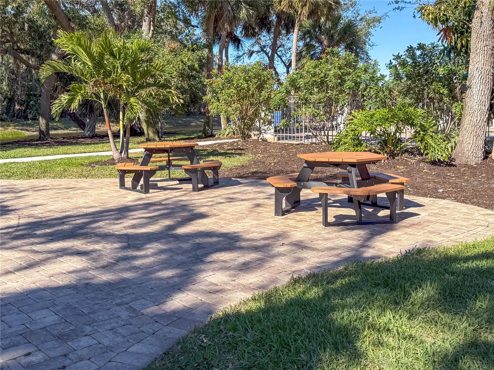 4854 SABAL LAKE CIR