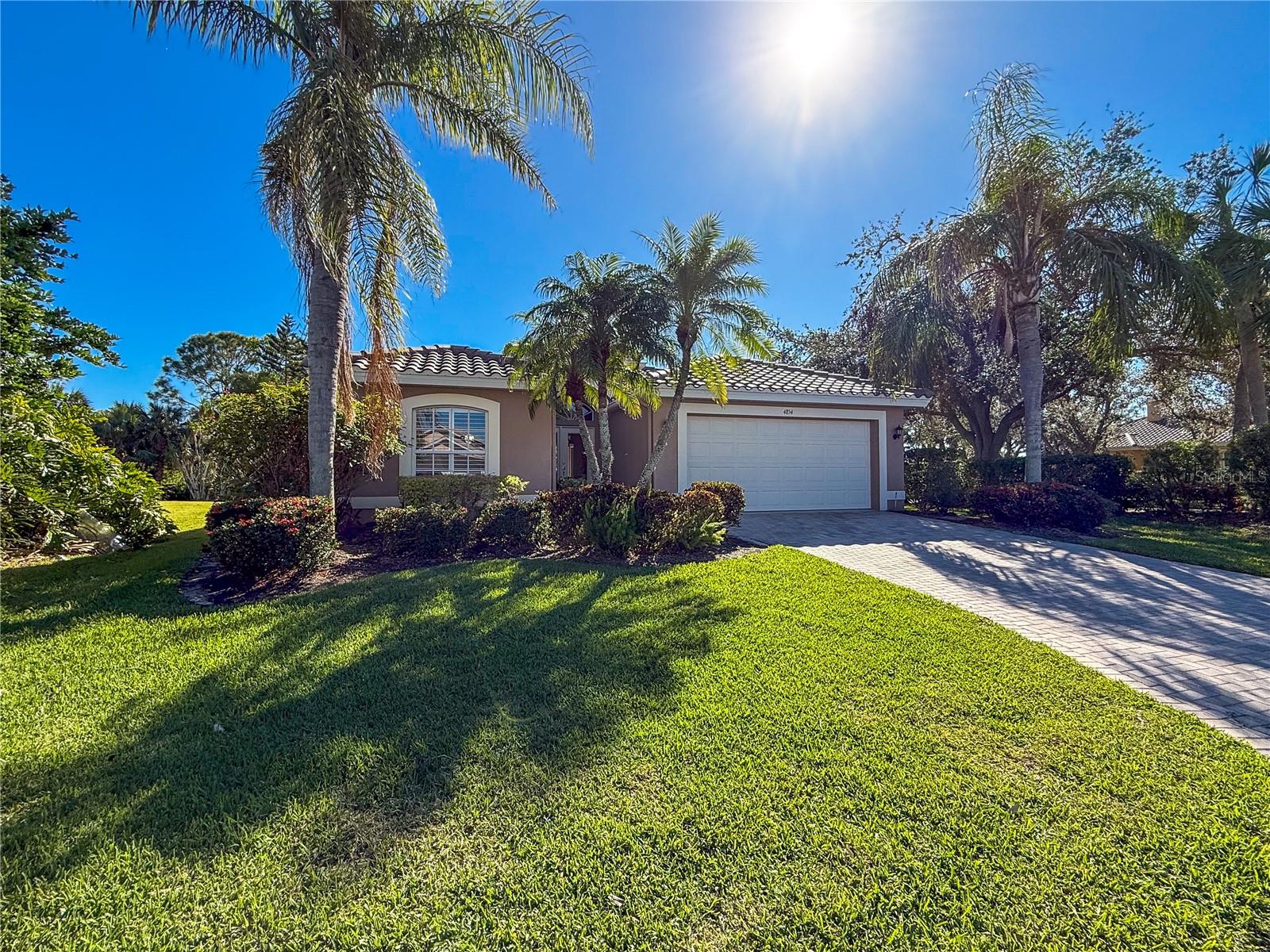 4854 SABAL LAKE CIR