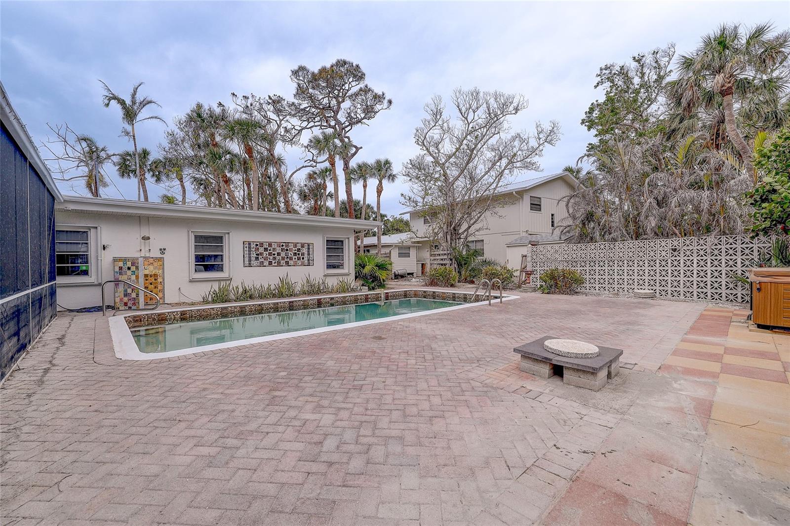 3712 SANDSPUR LN