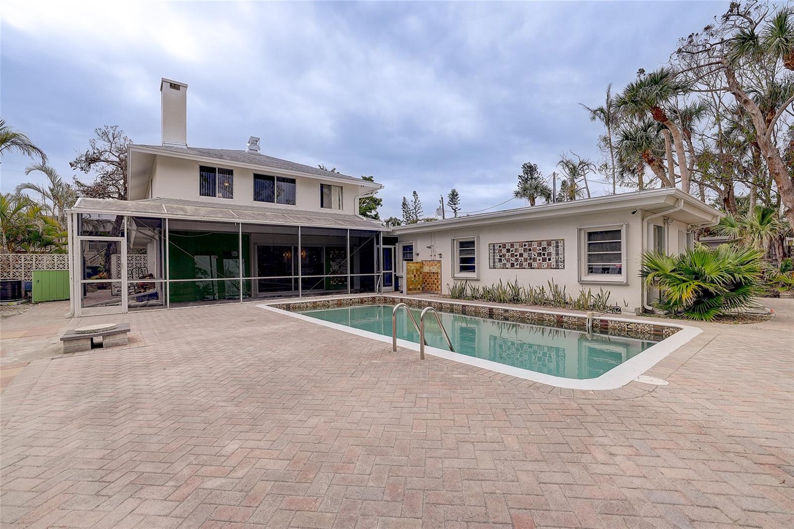 3712 SANDSPUR LN
