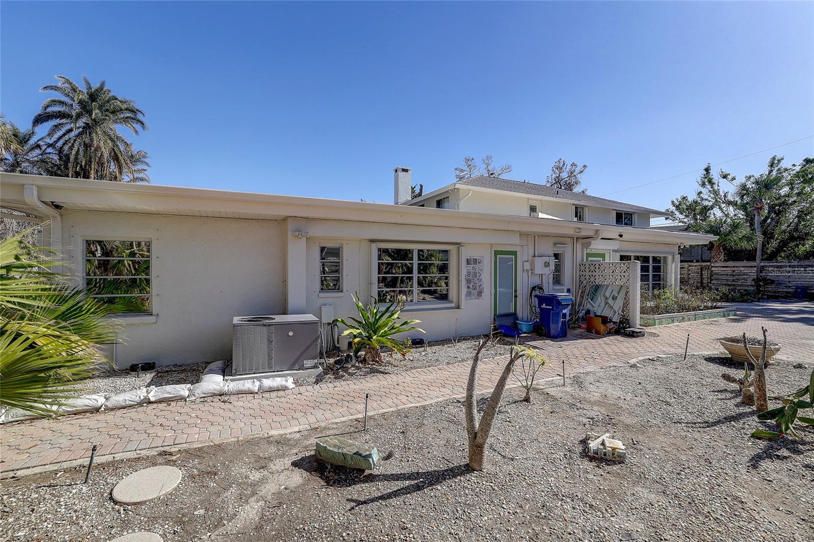 3712 SANDSPUR LN