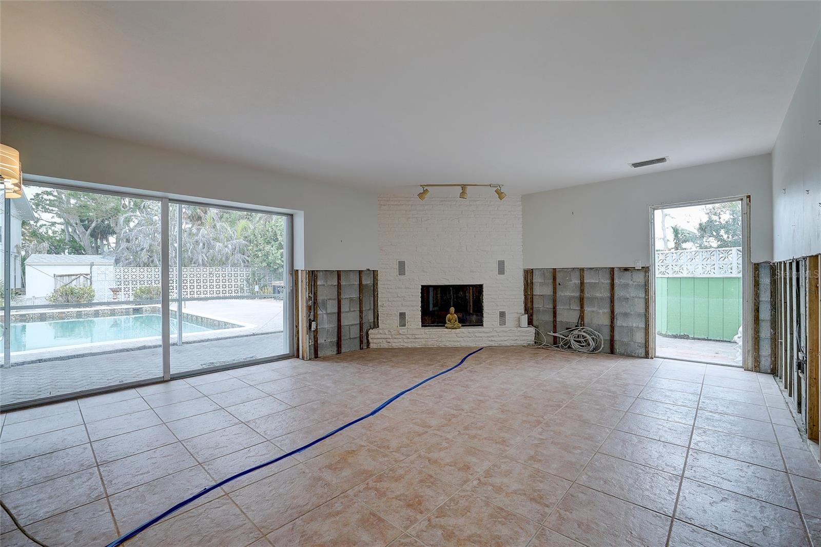 3712 SANDSPUR LN
