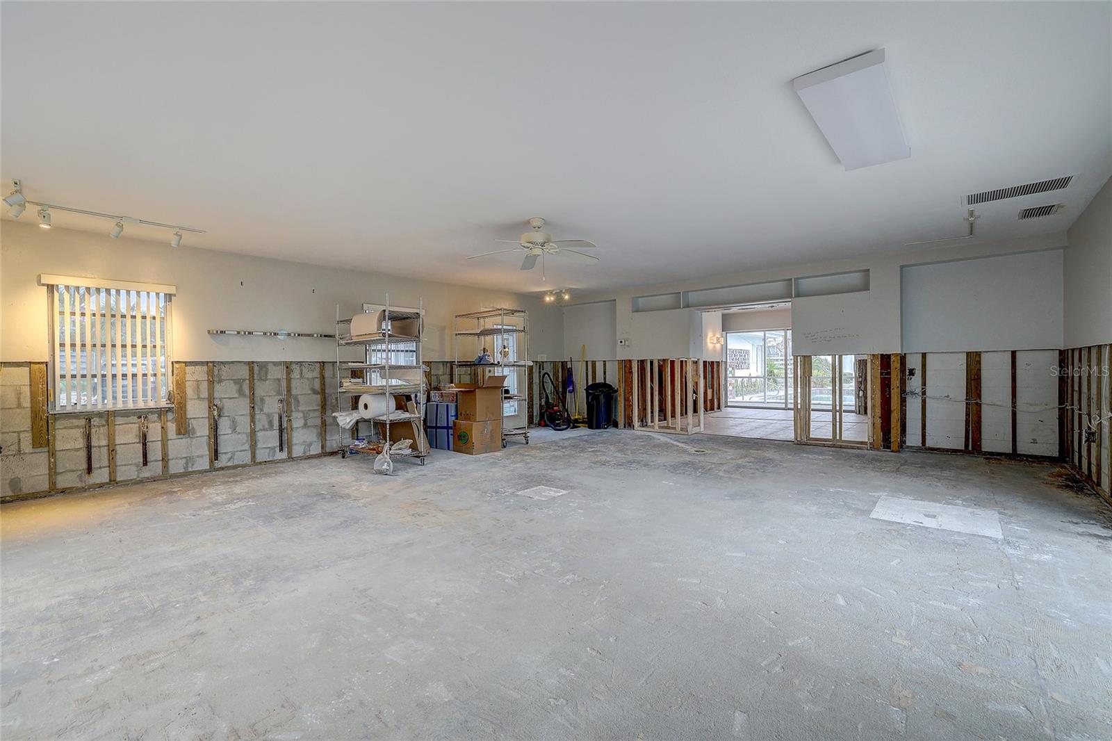 3712 SANDSPUR LN