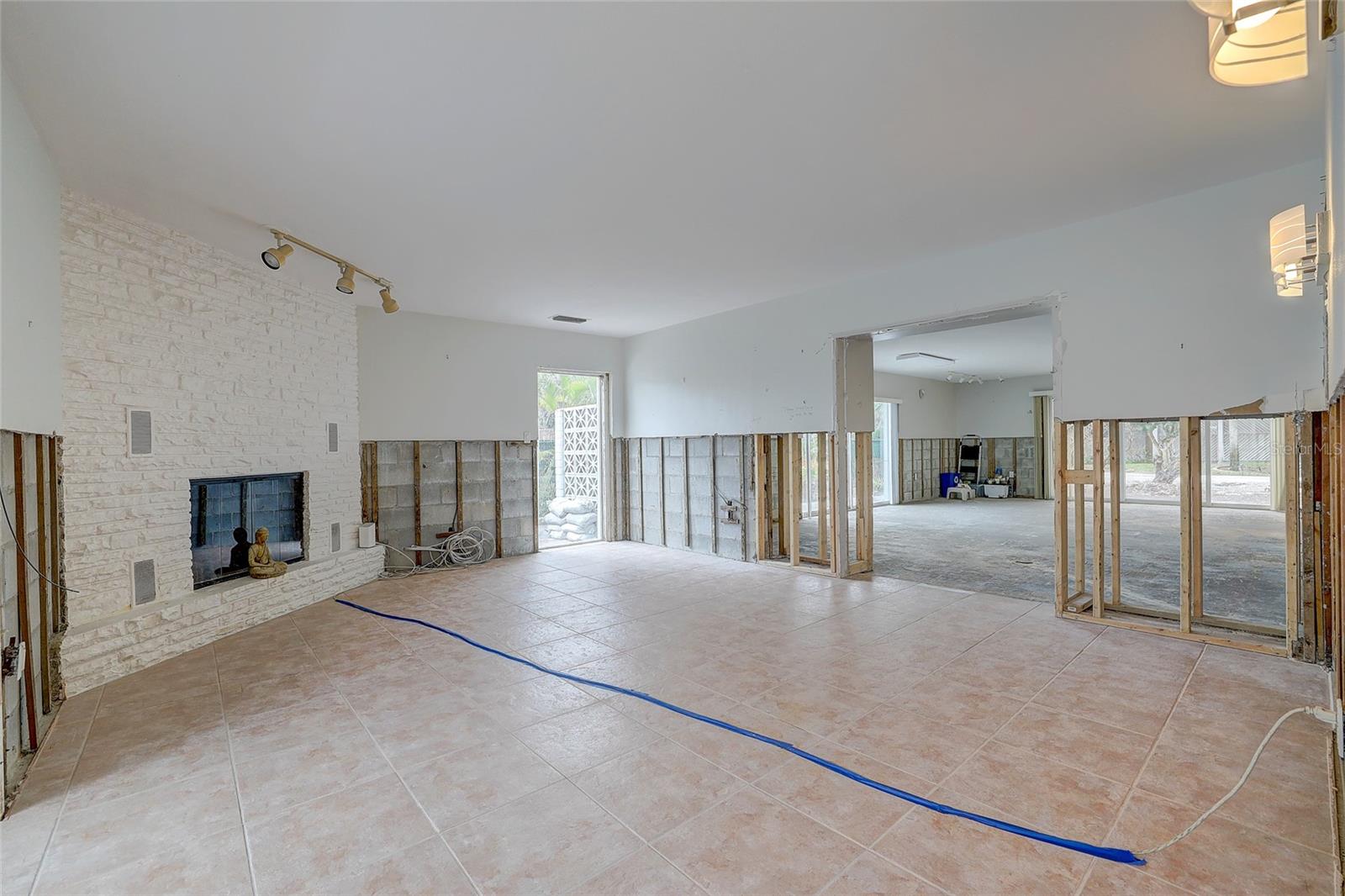 3712 SANDSPUR LN