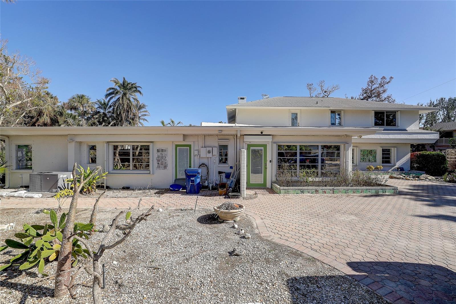 3712 SANDSPUR LN