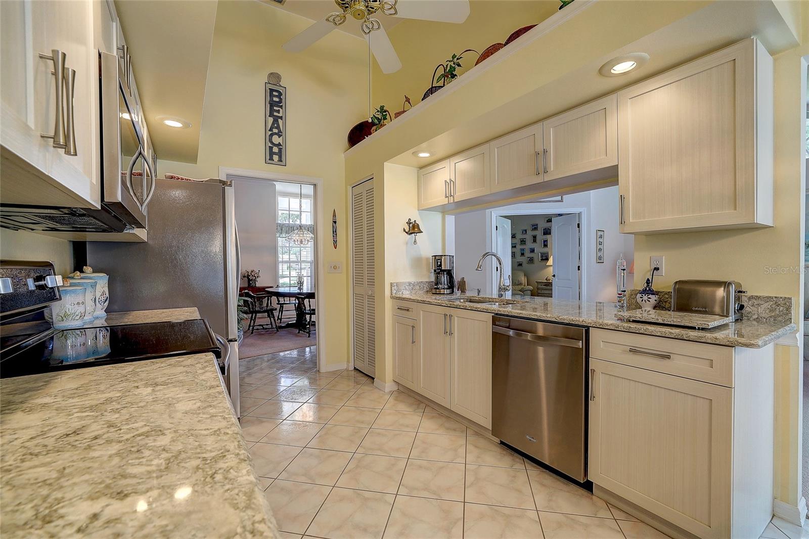4443 DEL SOL BLVD S