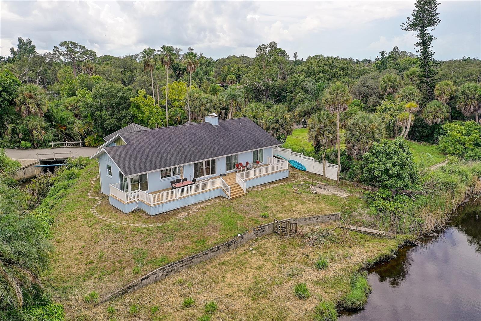 3214 N SECLUSION DR