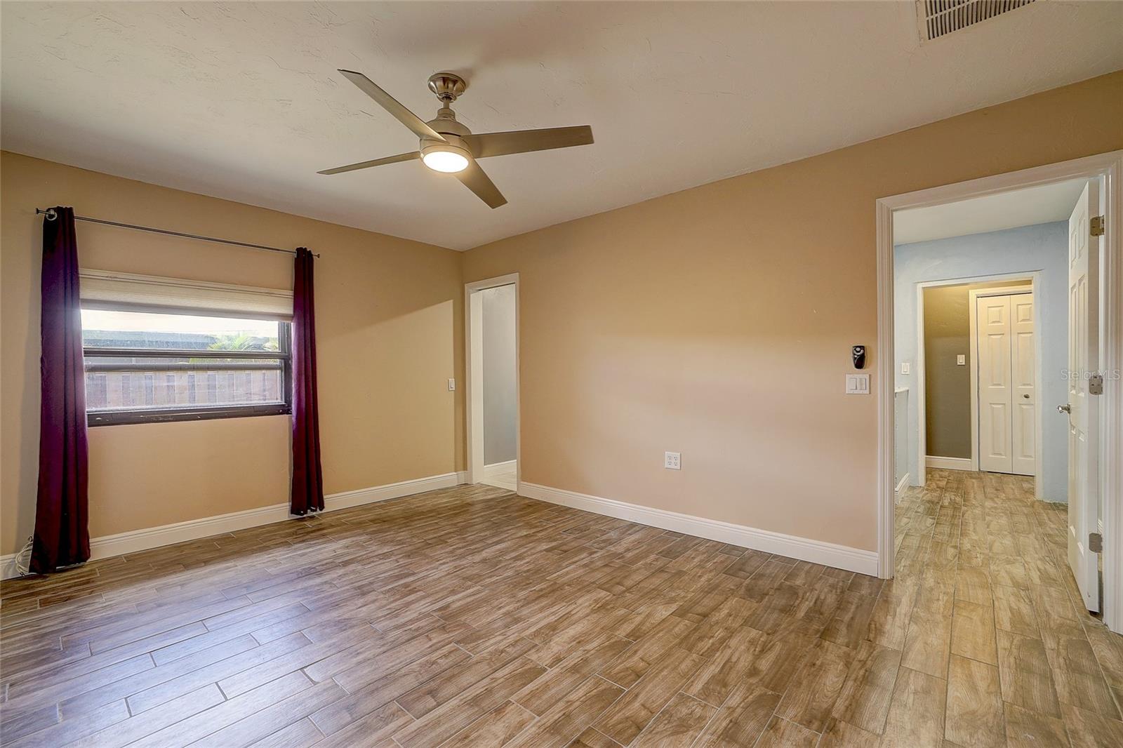 323 SUWANEE AVE