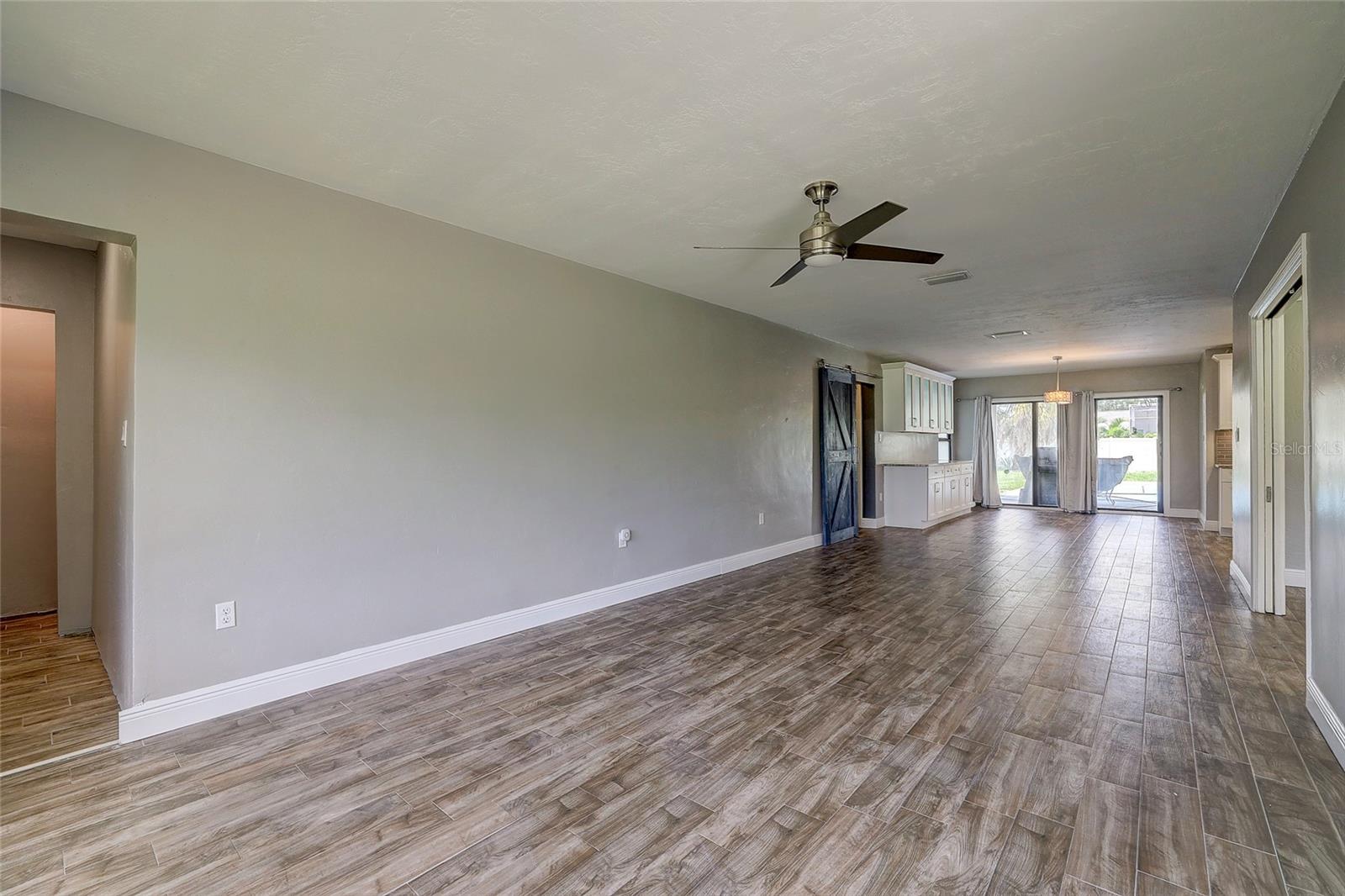 323 SUWANEE AVE
