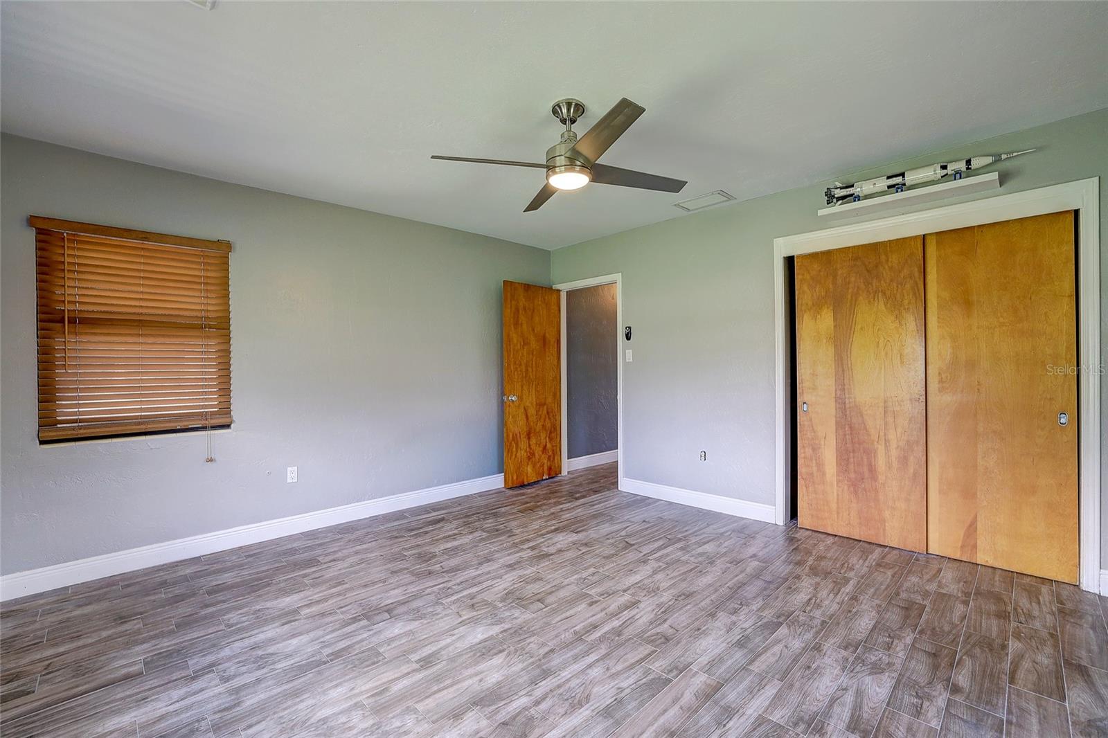 323 SUWANEE AVE