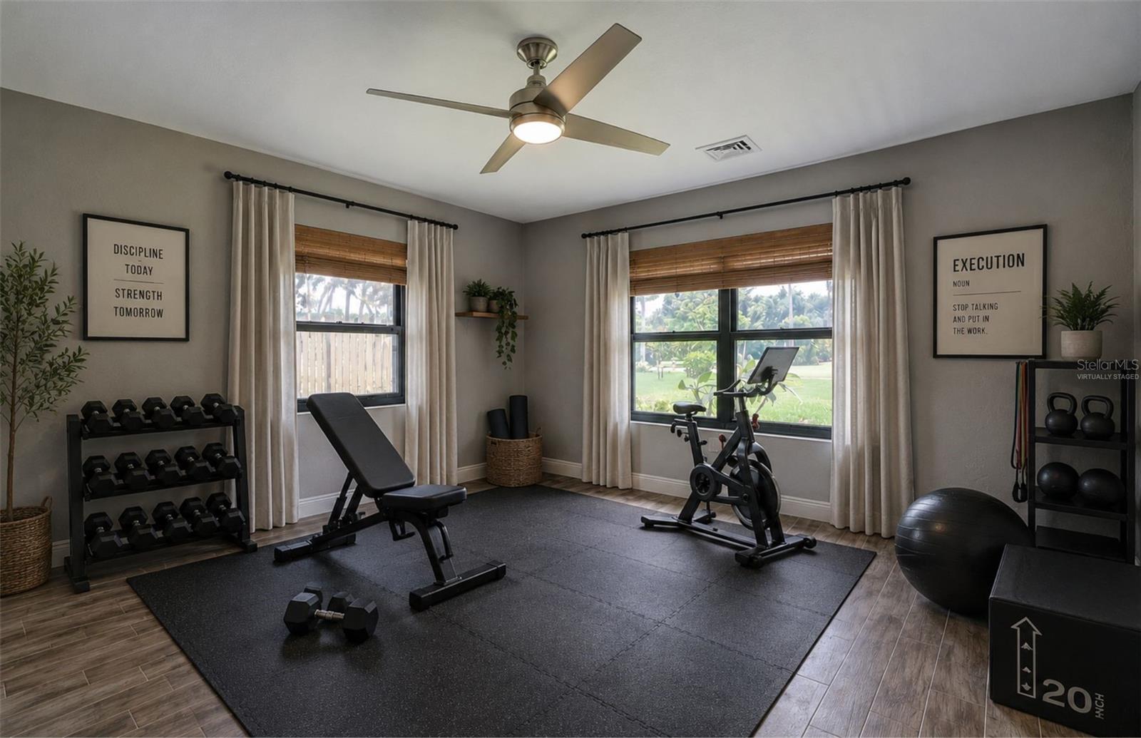 323 SUWANEE AVE