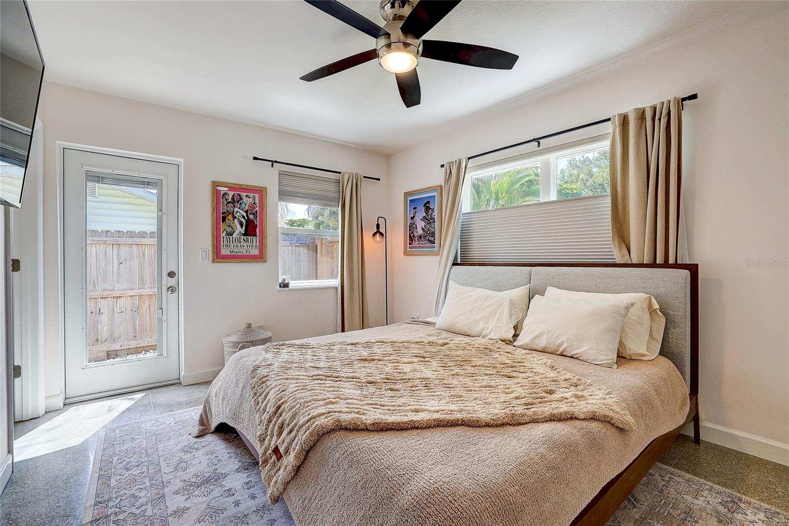2121 PALM TER