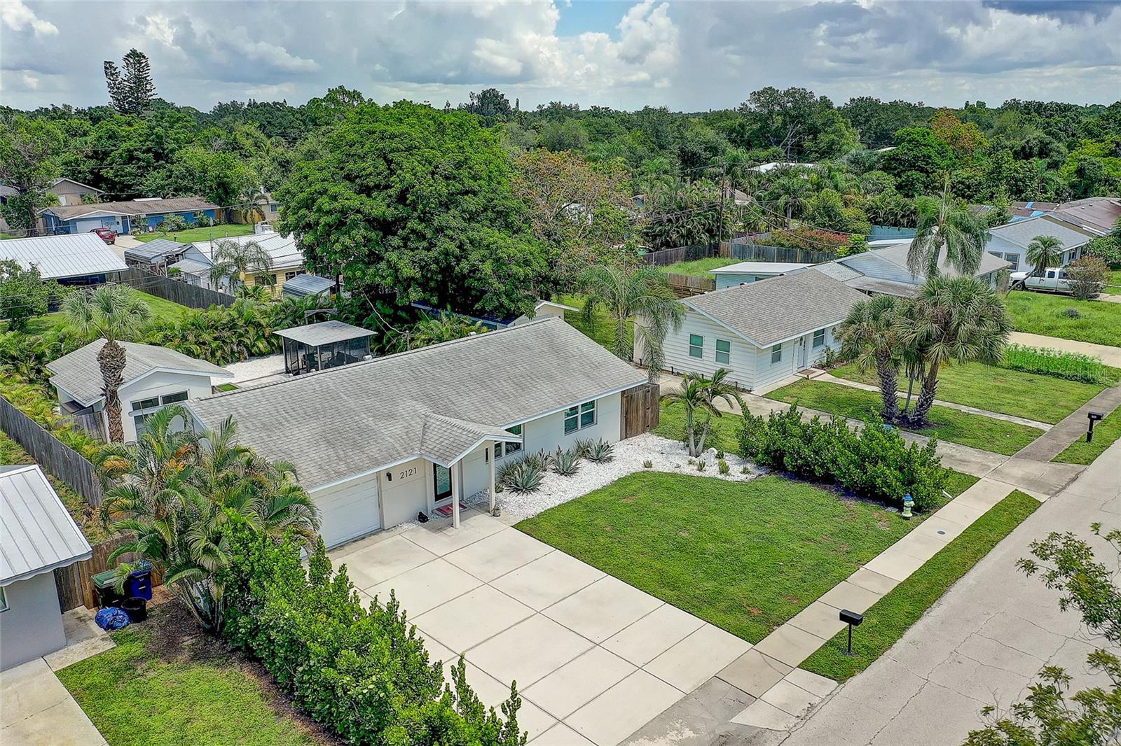 2121 PALM TER