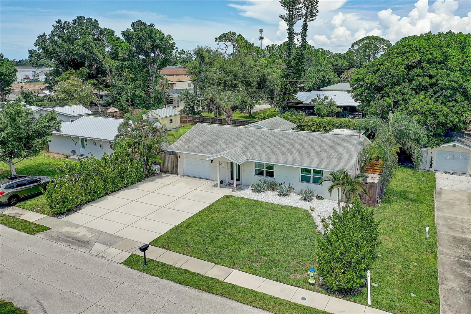 2121 PALM TER
