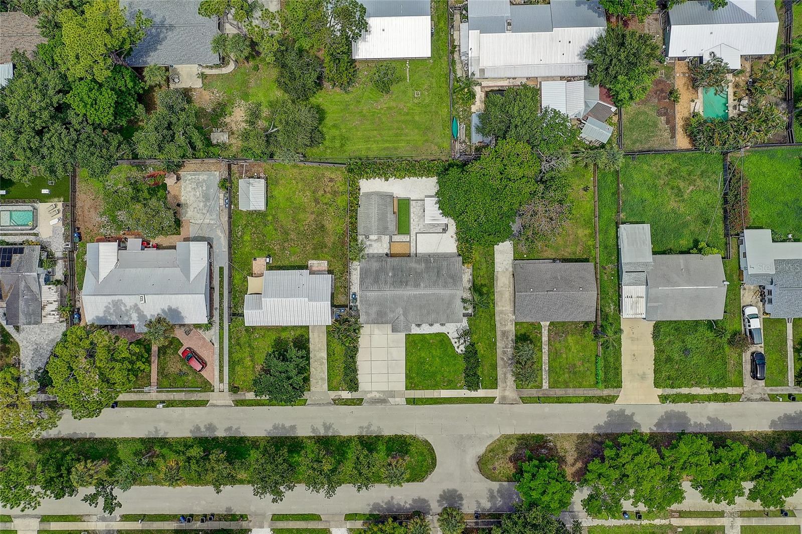 2121 PALM TER