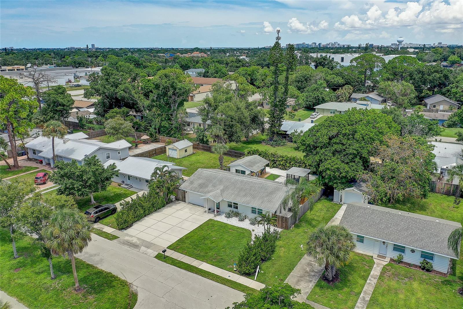 2121 PALM TER