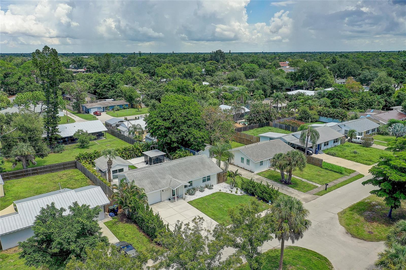 2121 PALM TER