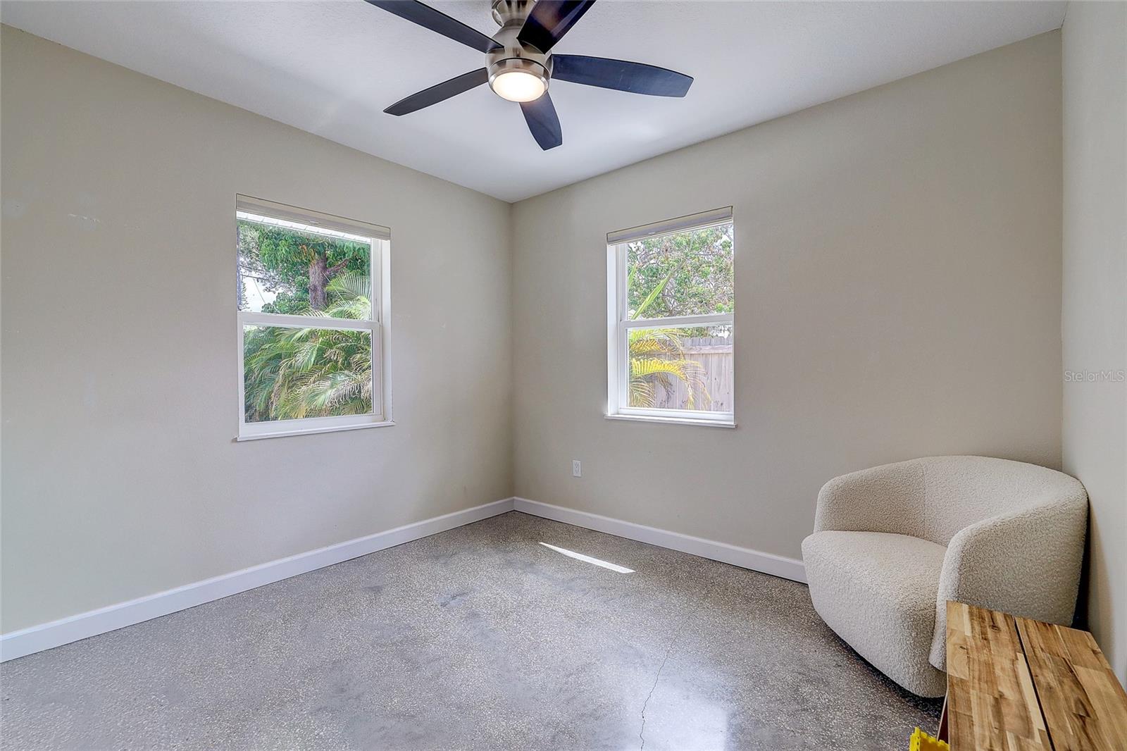2121 PALM TER