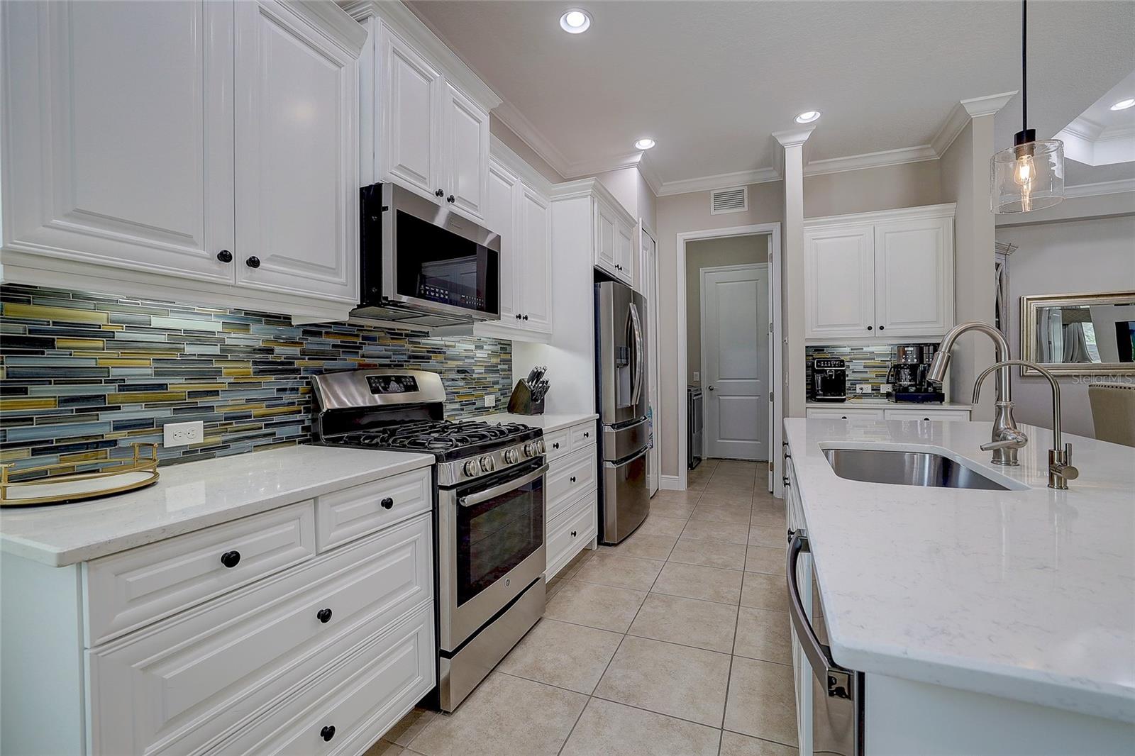 3718 WOODCLIFF LAKE TER
