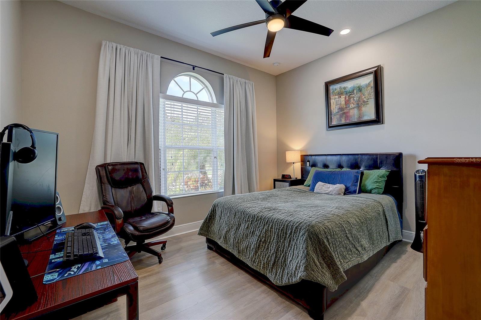 3718 WOODCLIFF LAKE TER