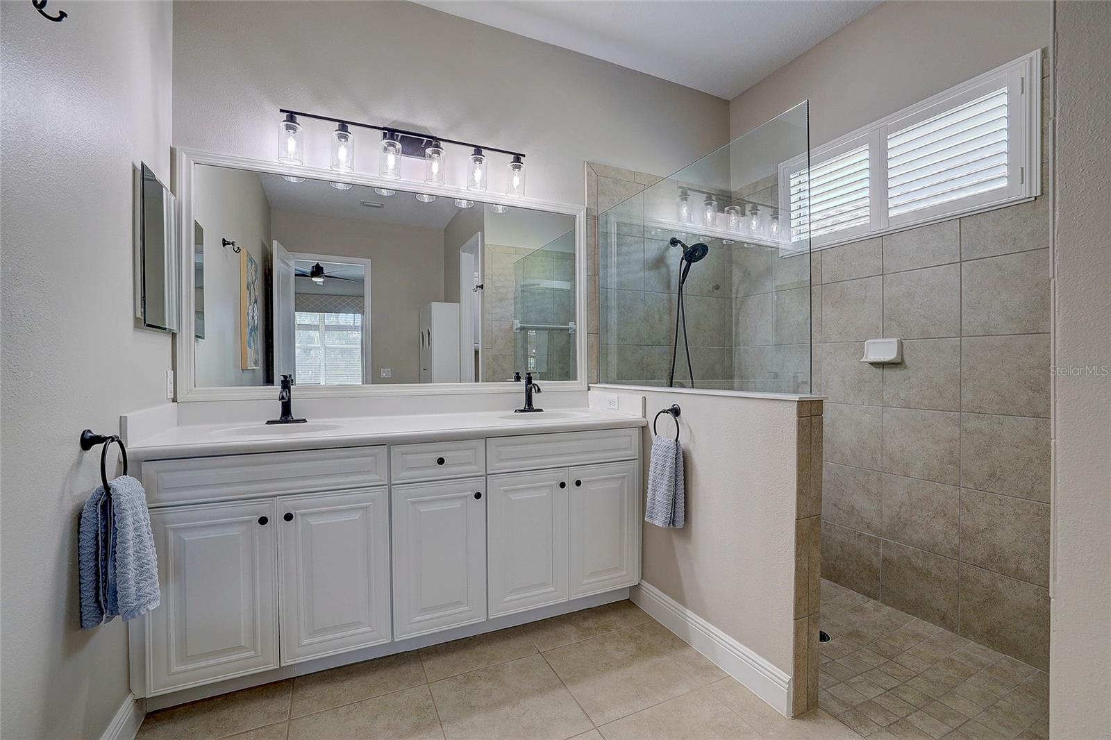 3718 WOODCLIFF LAKE TER