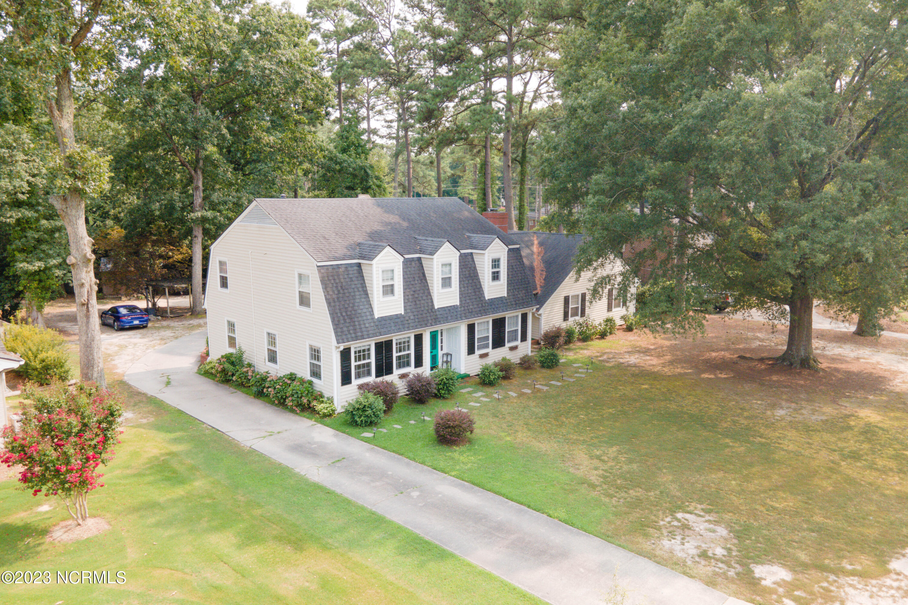 311 Canterbury Road NW