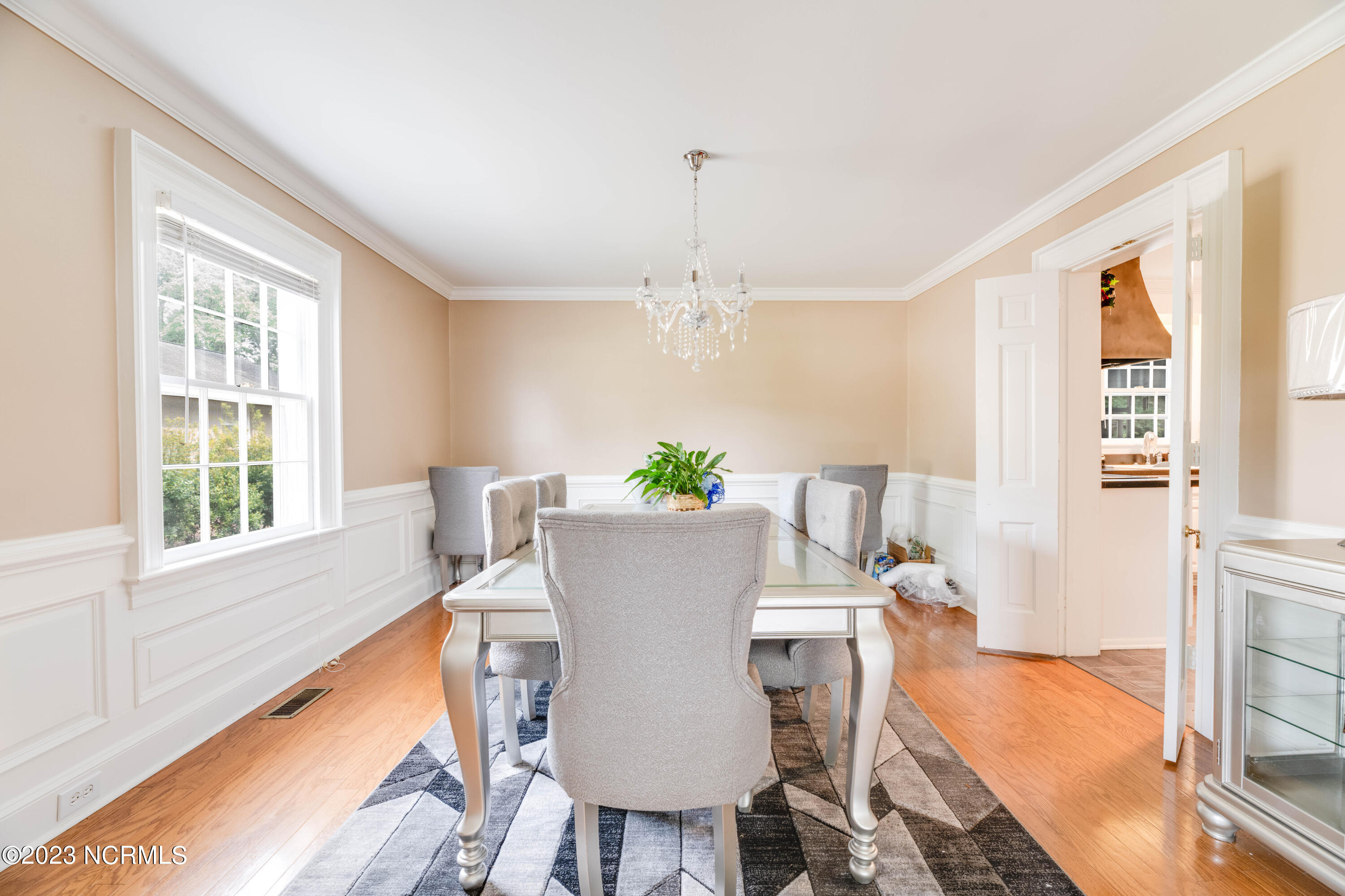 311 Canterbury Road NW