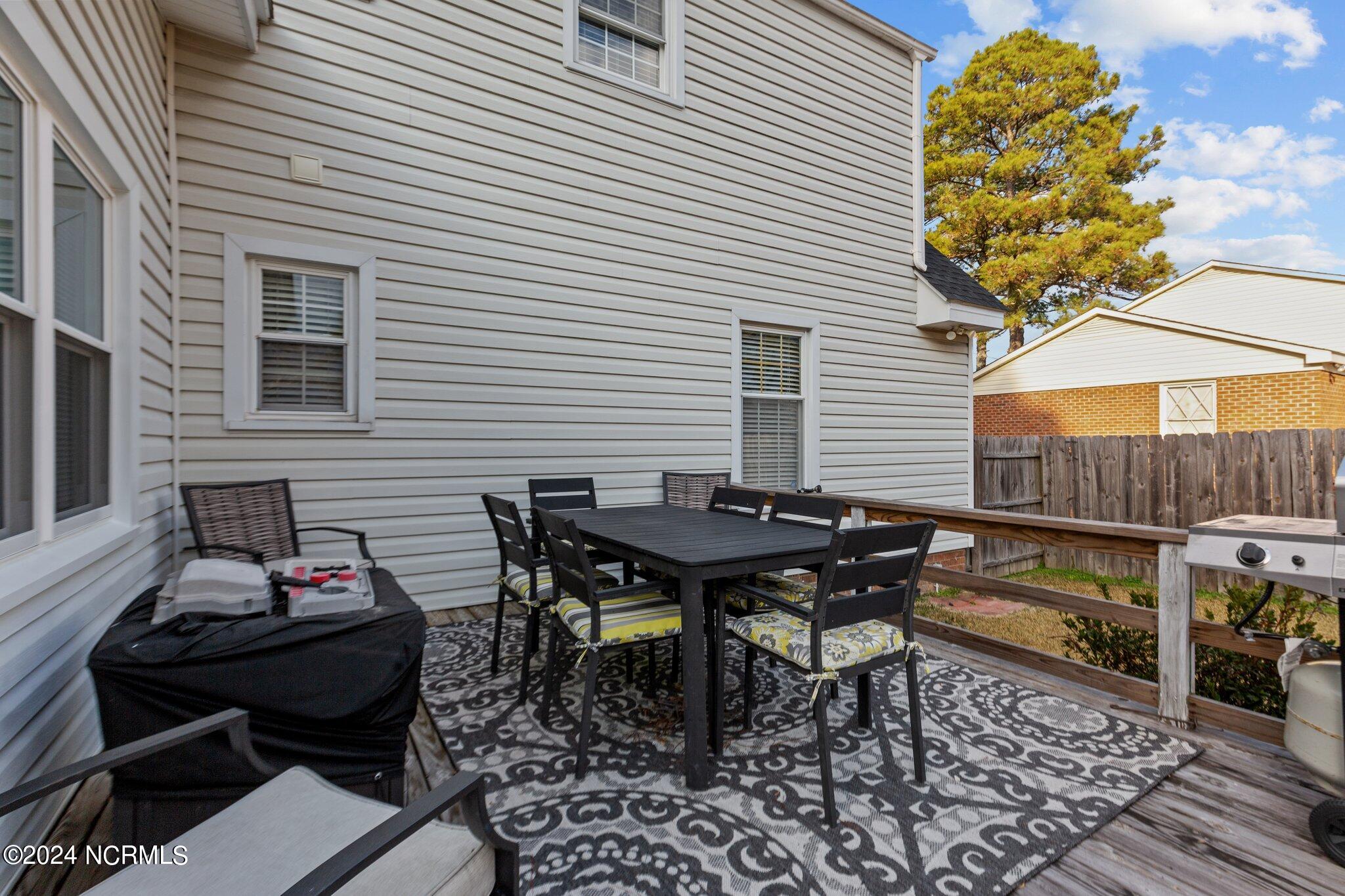 1209 W Howard Avenue