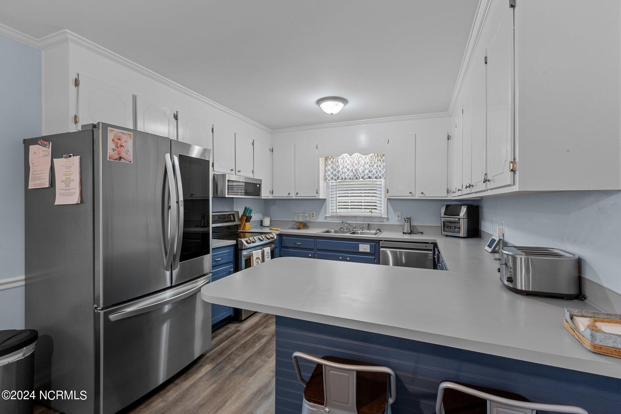 1209 W Howard Avenue