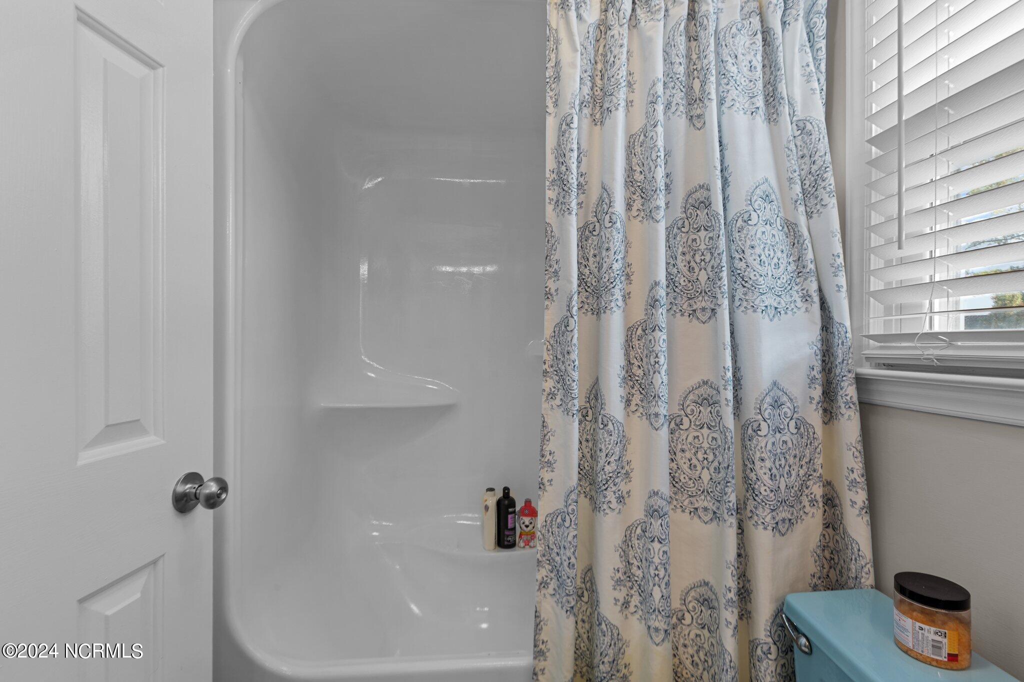 1209 W Howard Avenue