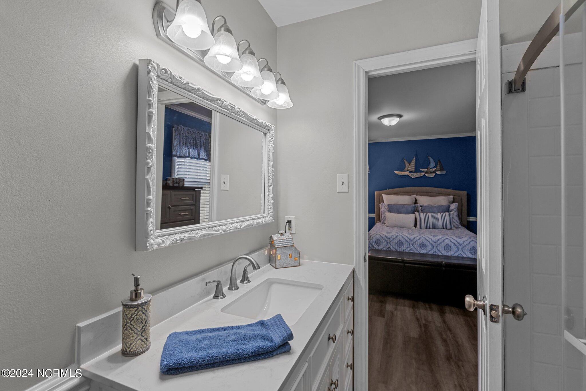 1209 W Howard Avenue