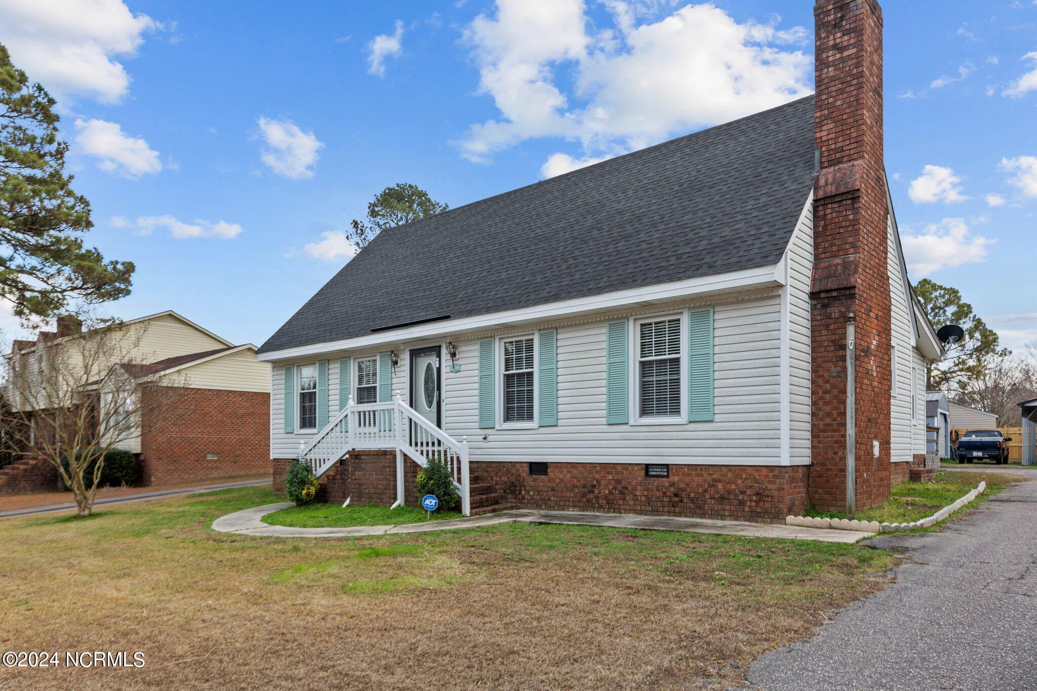 1209 W Howard Avenue