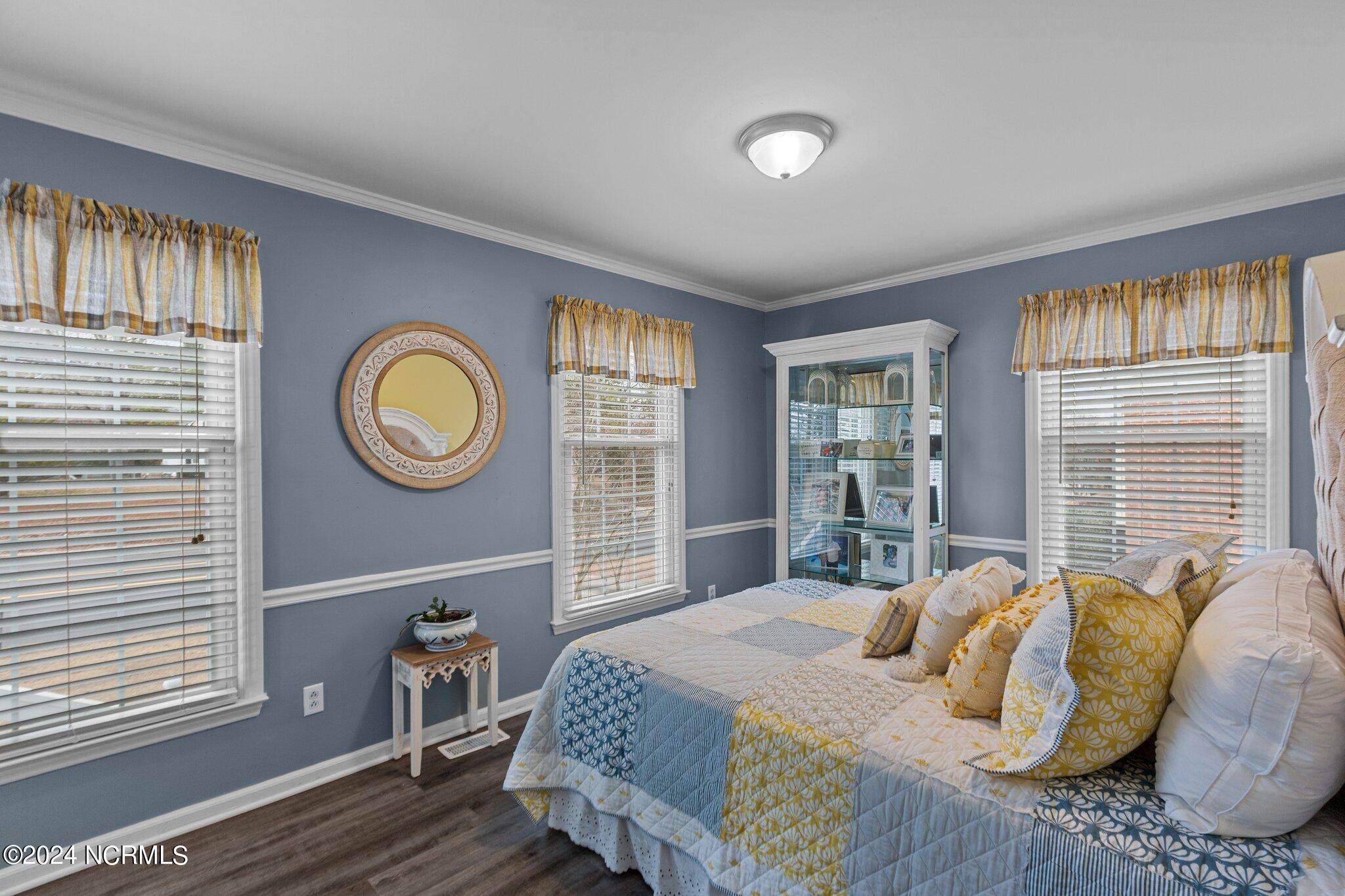 1209 W Howard Avenue