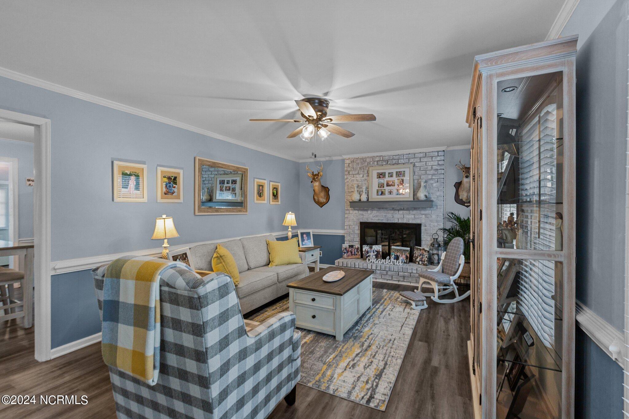 1209 W Howard Avenue