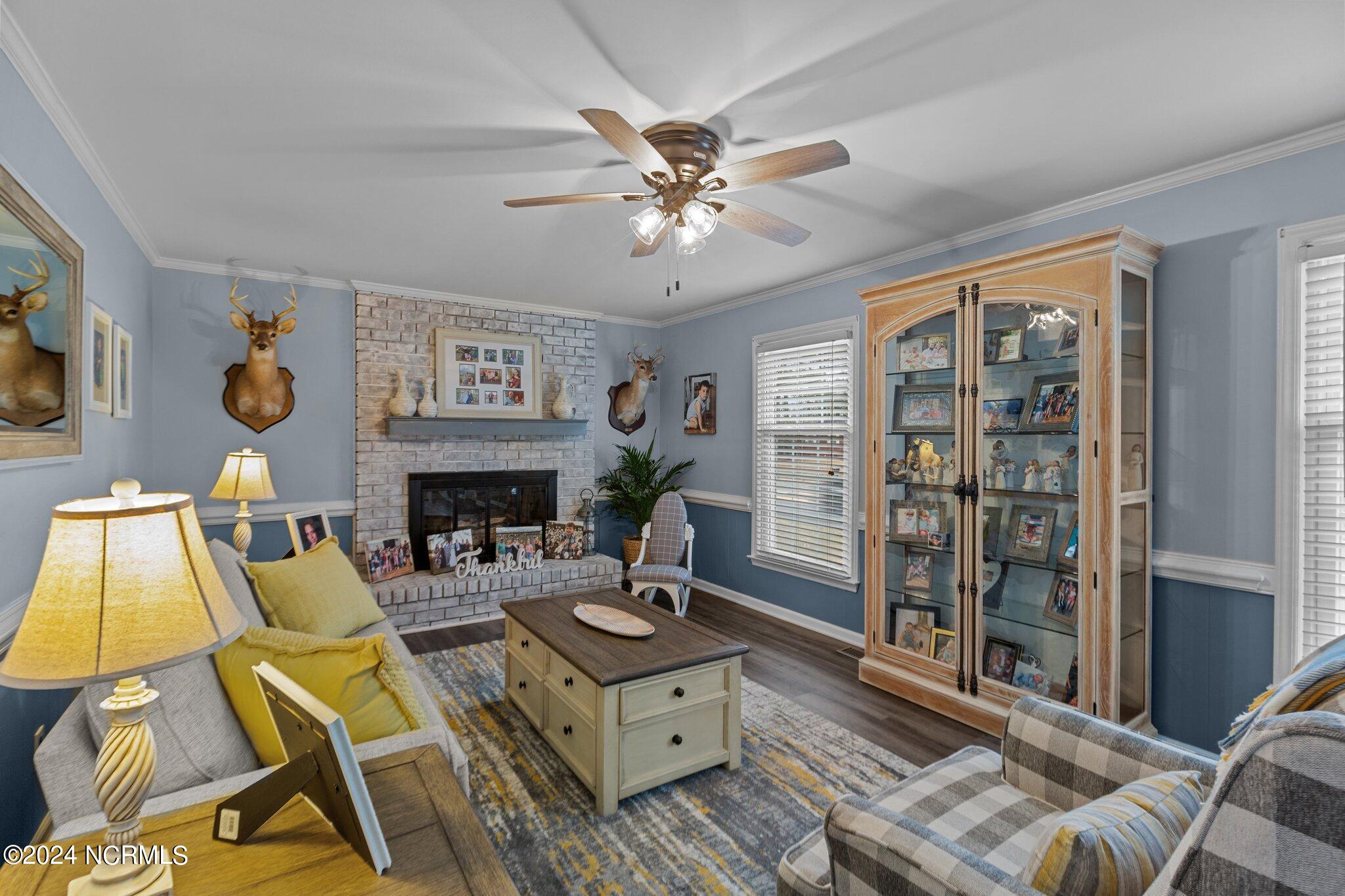 1209 W Howard Avenue