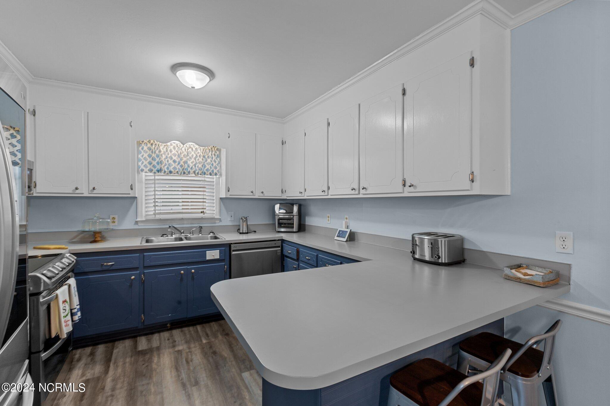 1209 W Howard Avenue