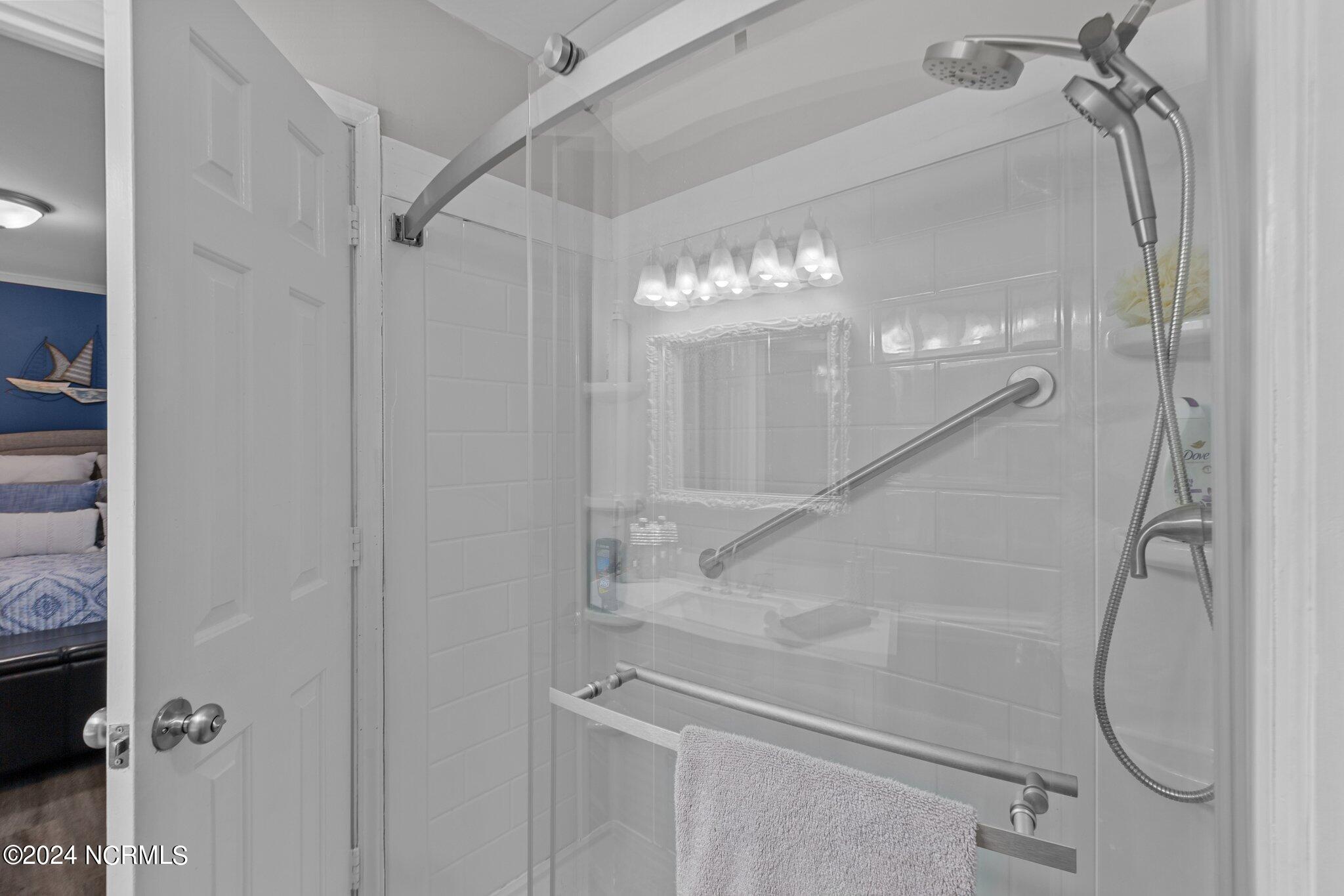 1209 W Howard Avenue