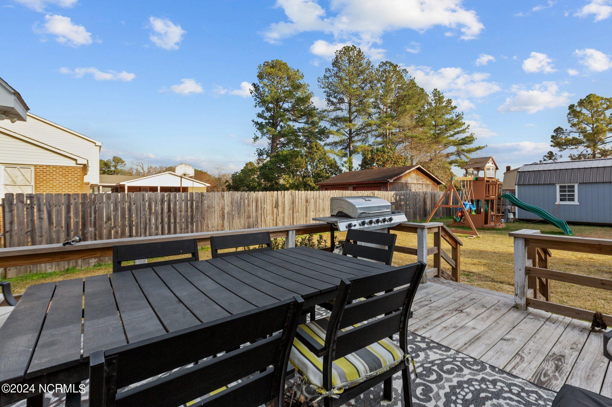 1209 W Howard Avenue