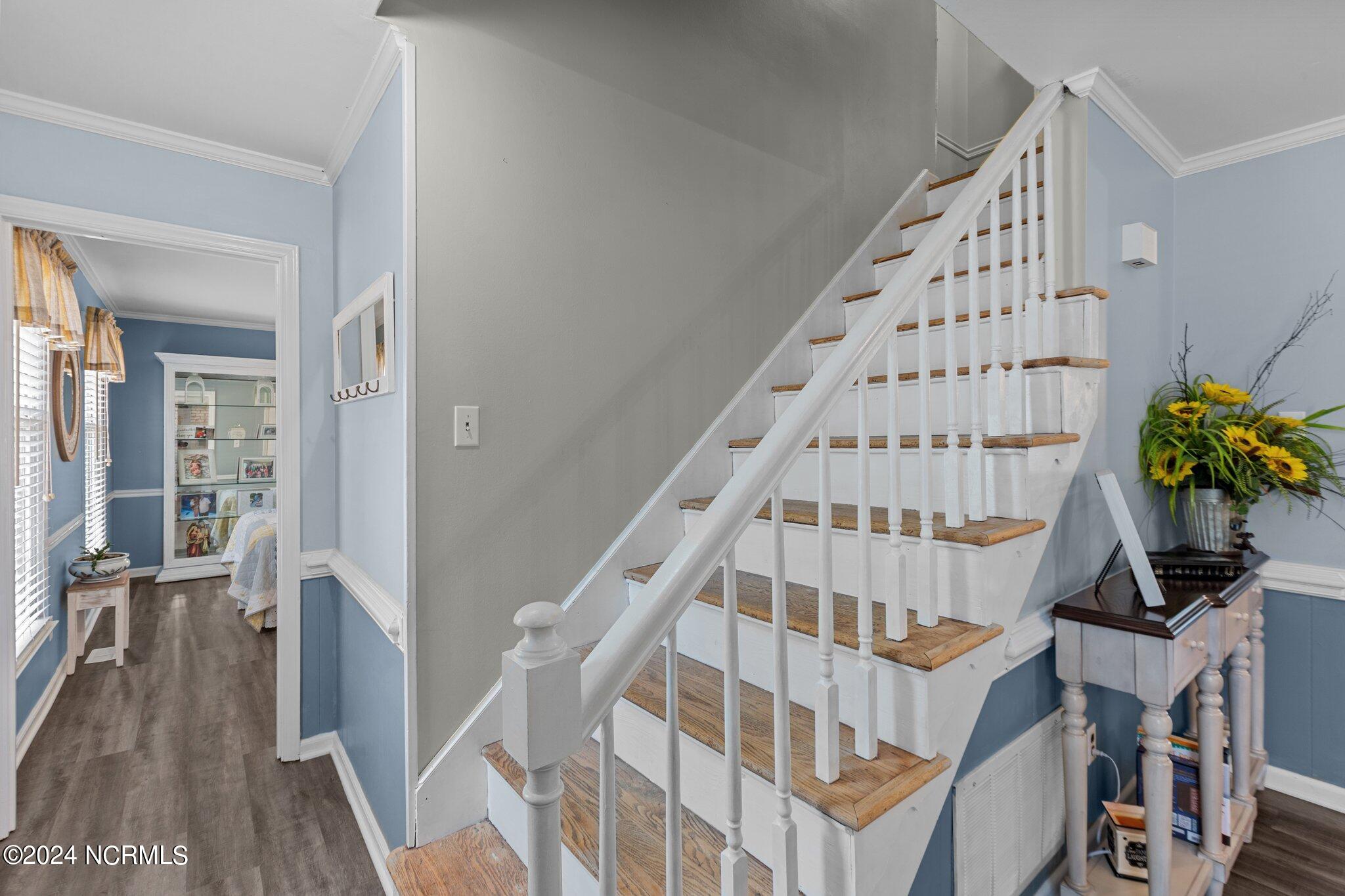 1209 W Howard Avenue