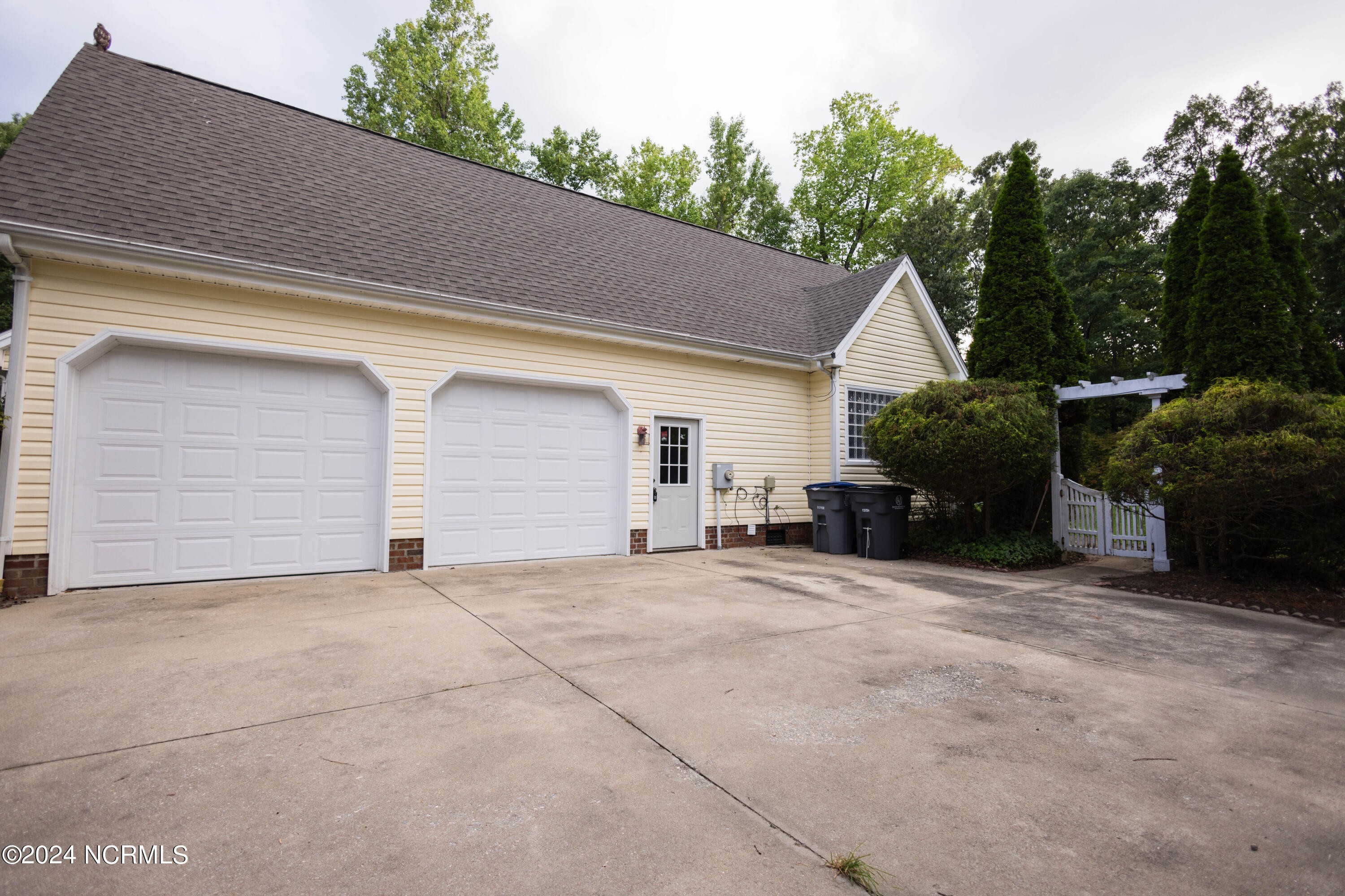 810 Stone Drive