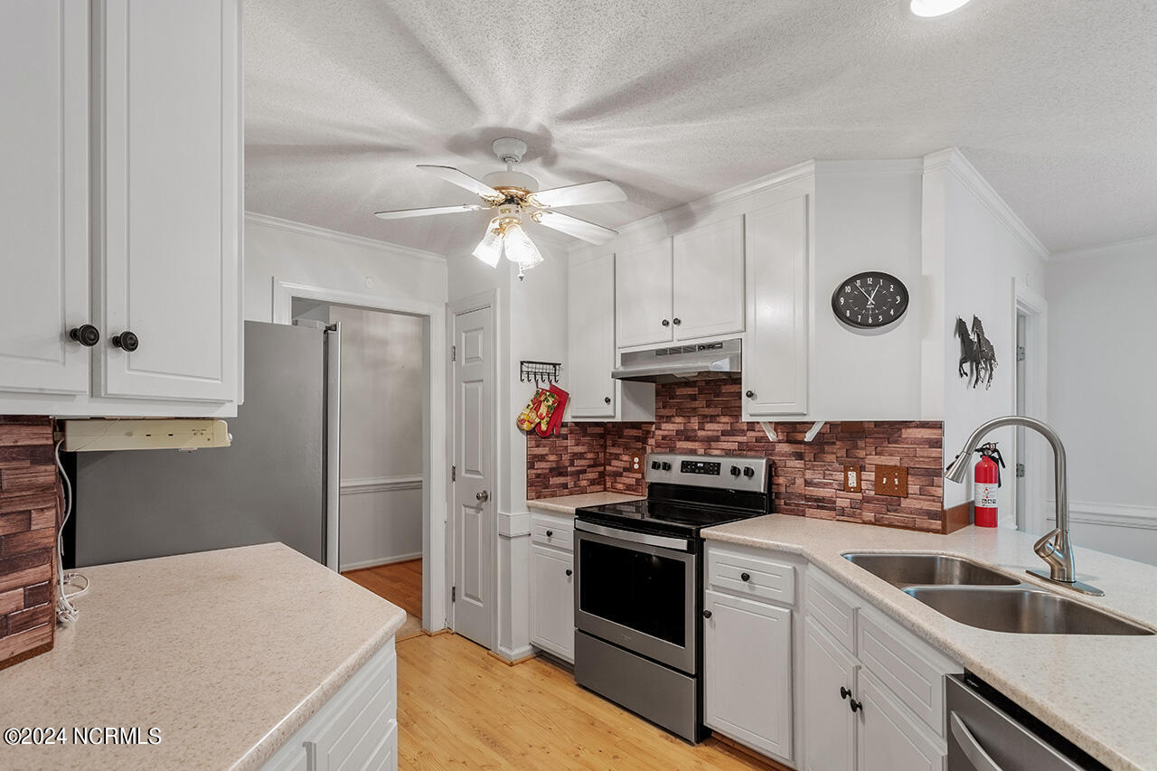 1602 Deerwalk Drive