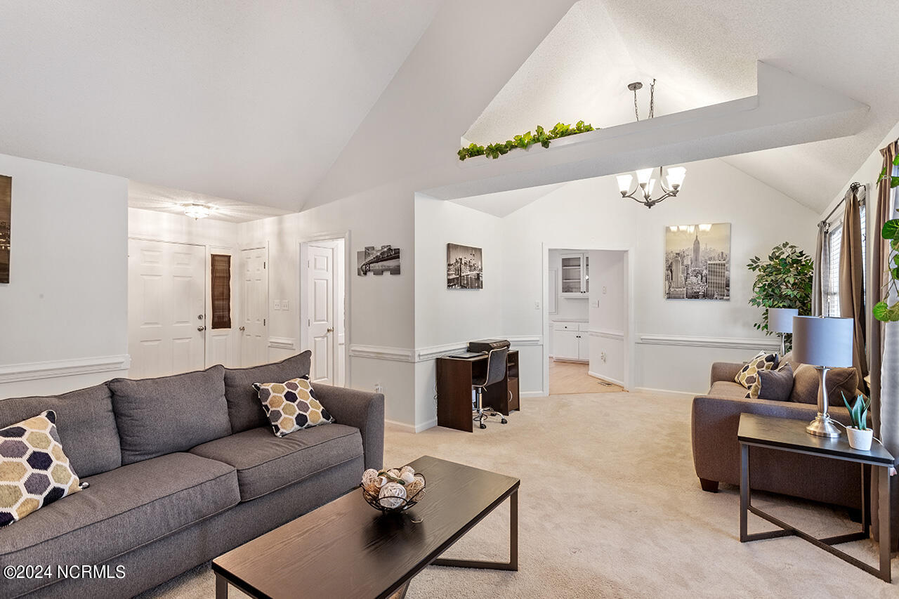 1602 Deerwalk Drive