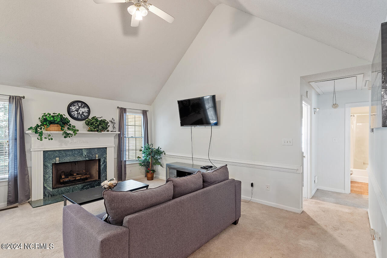 1602 Deerwalk Drive
