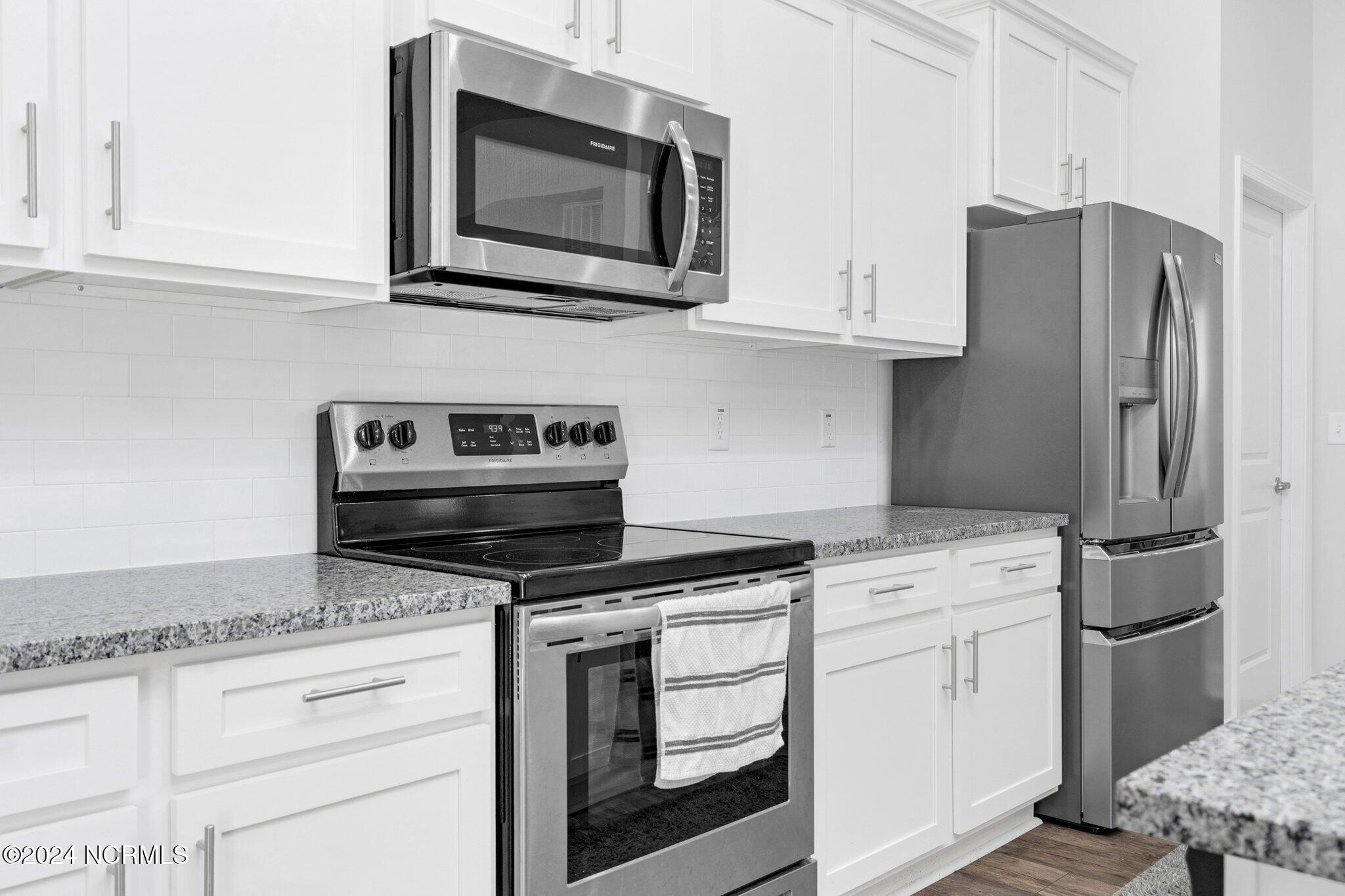 5065 Green Hawthorne Court