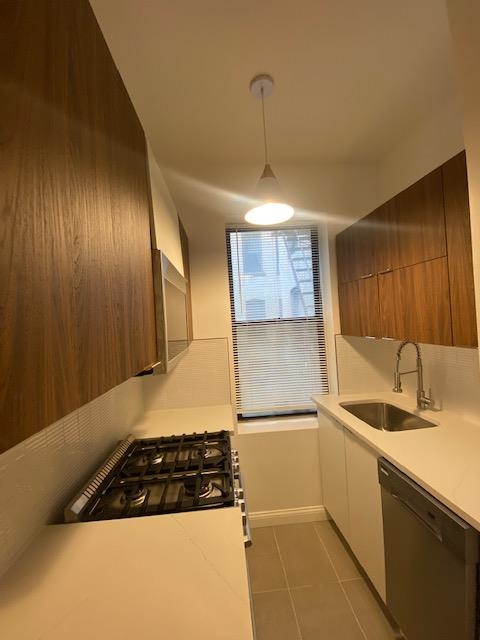 275 HARRISON AVE Unit: A6