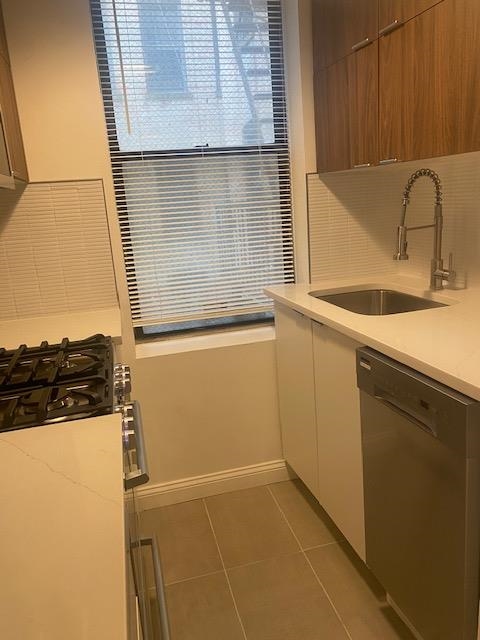 275 HARRISON AVE Unit: A6