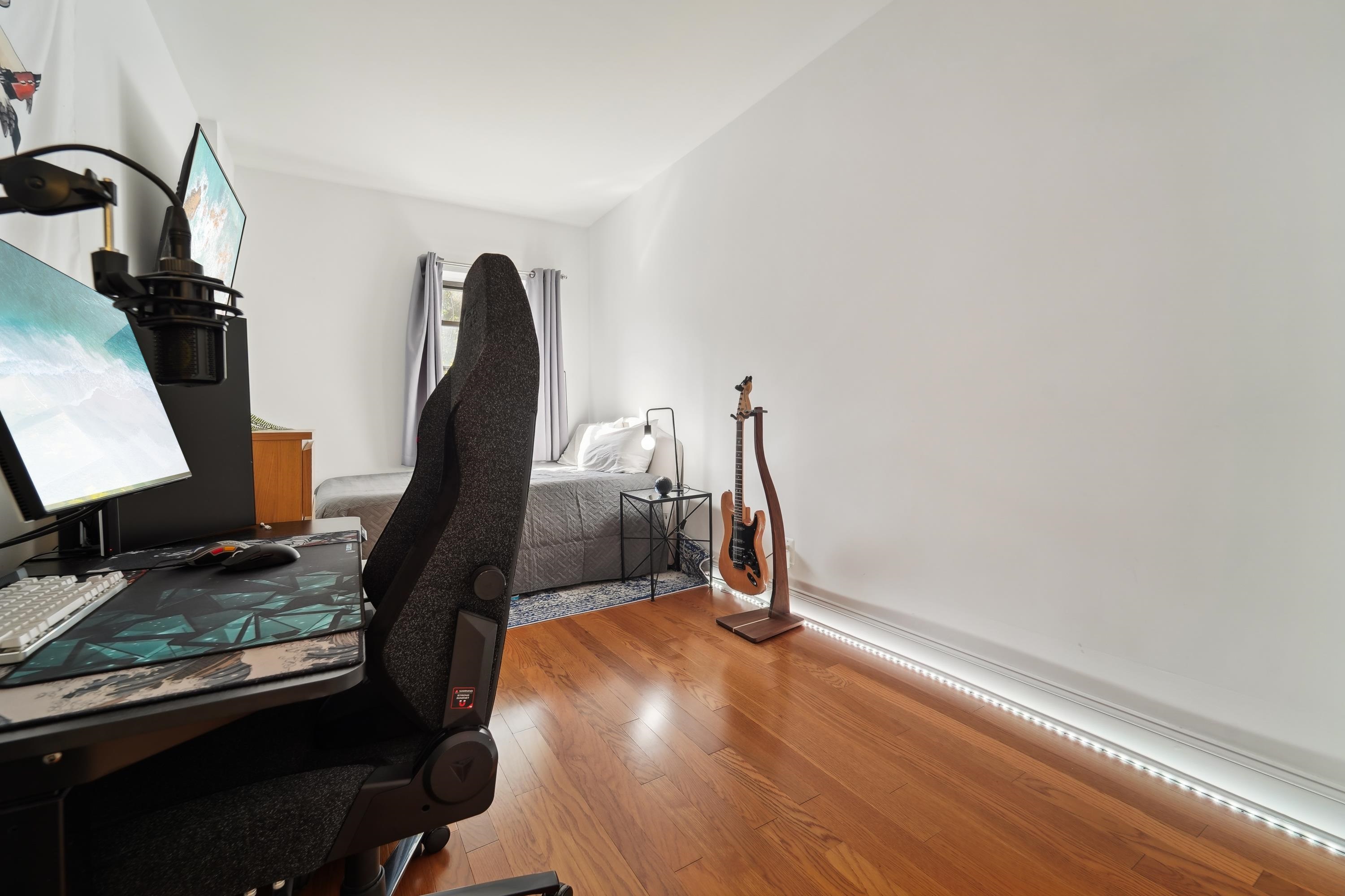 278 BARROW ST Unit: 4