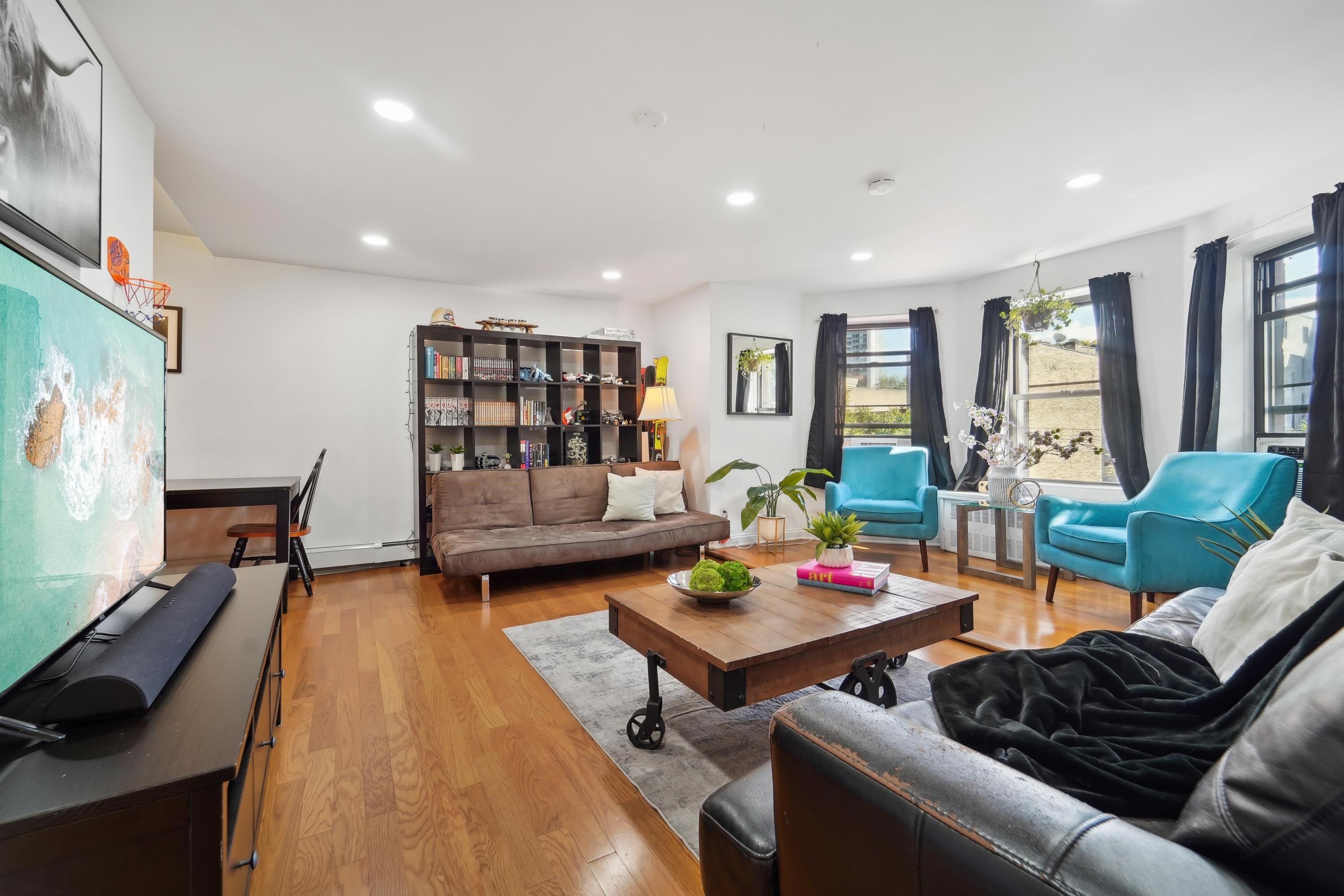 278 BARROW ST Unit: 4