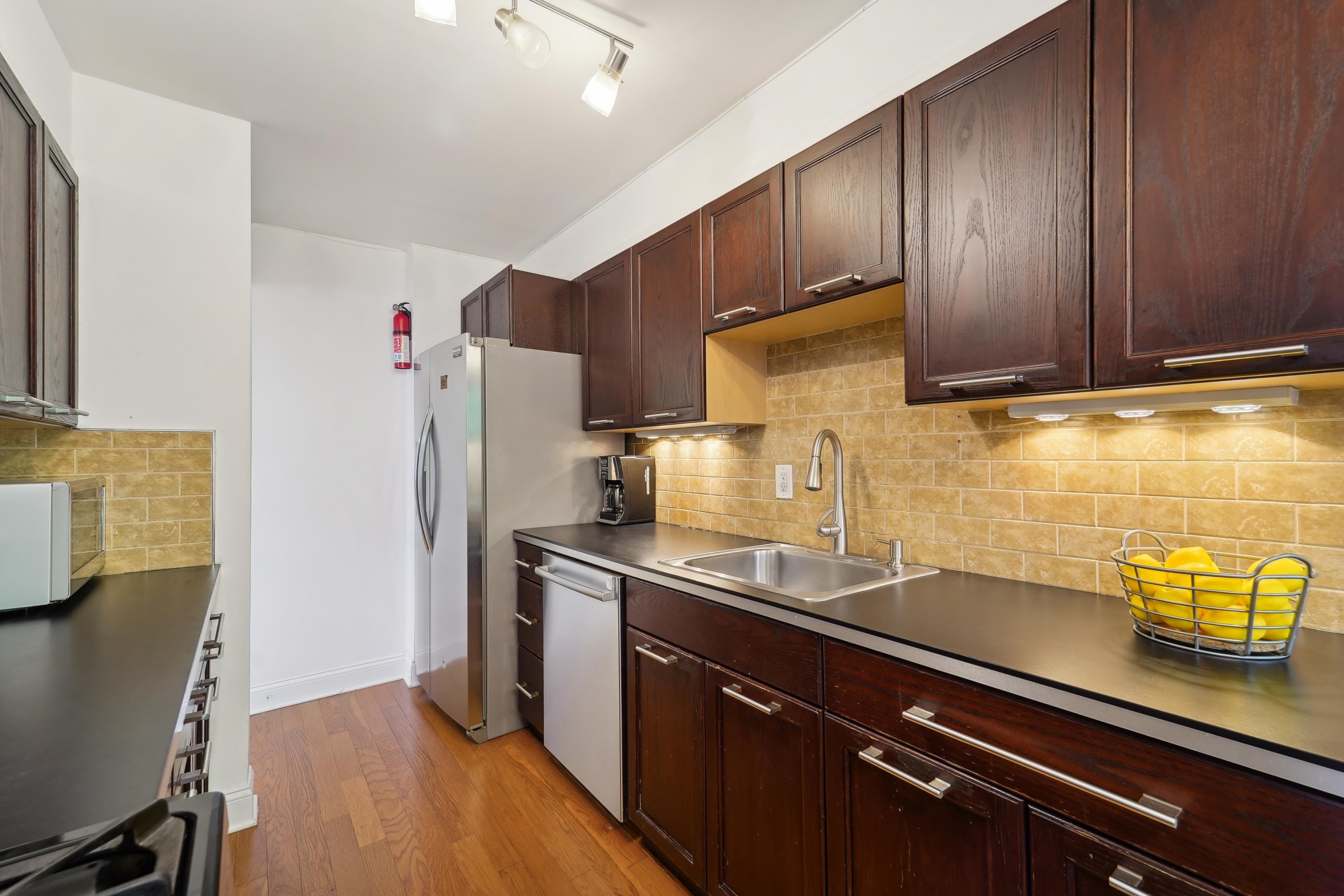 278 BARROW ST Unit: 4