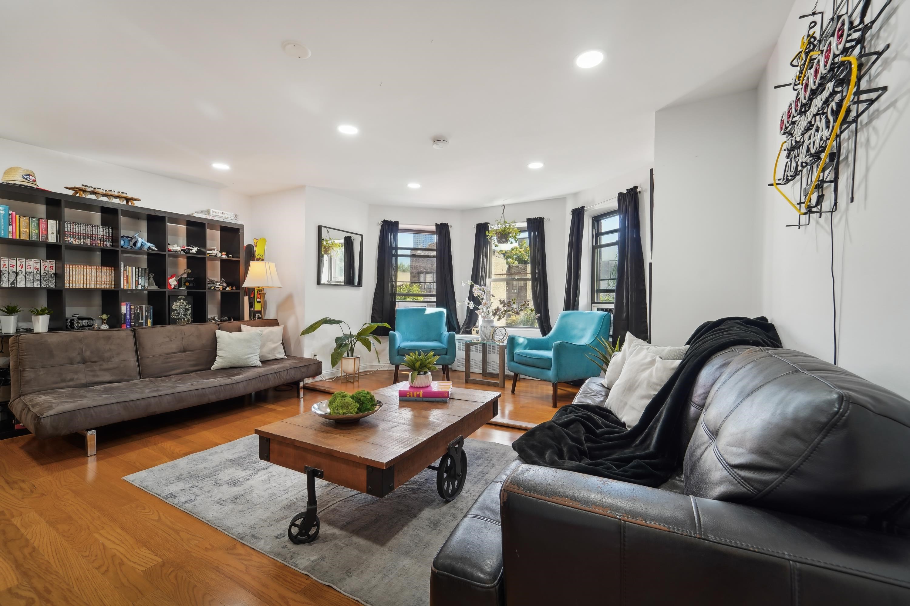 278 BARROW ST Unit: 4